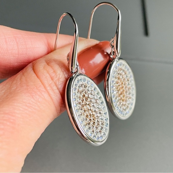 SWAROVSKI Crystal Rhodium Plated Nila Light Peach Pointiage Oval Hook Ea… - Picture 3 of 8